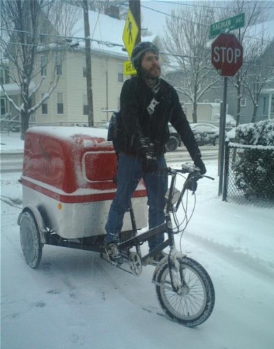 Bicycle delivery service even in the snow!